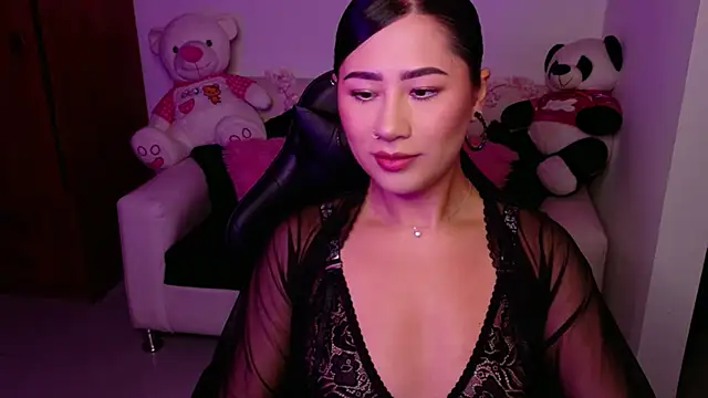 evelyn ch  online show from 11-11-25, 11:05