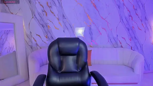 SarahYates online show from 07-19-26, 05:05