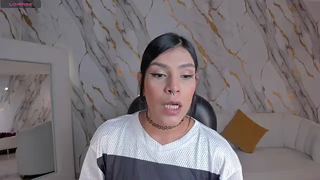 SarahYates online show from 05-14-26, 04:09