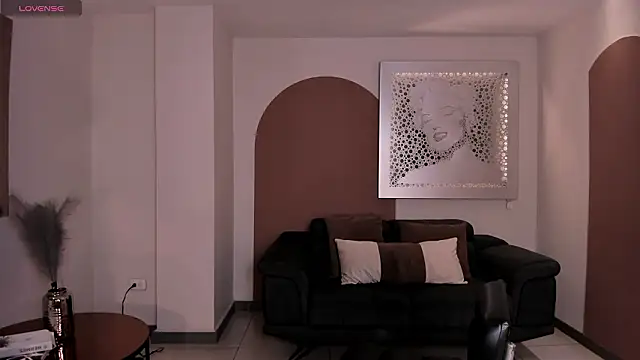 SarahYates online show from 03-11-26, 04:06