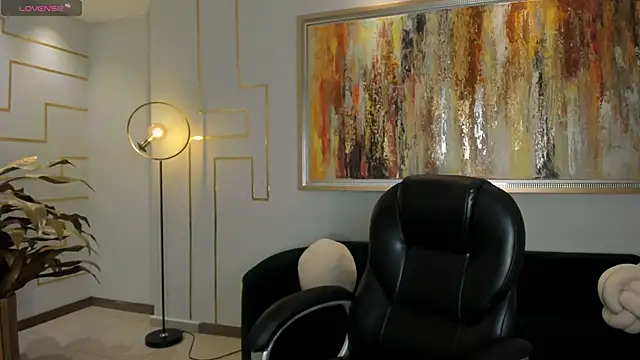 SarahYates online show from 05-30-26, 04:08