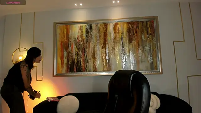 SarahYates online show from 06-12-26, 04:10