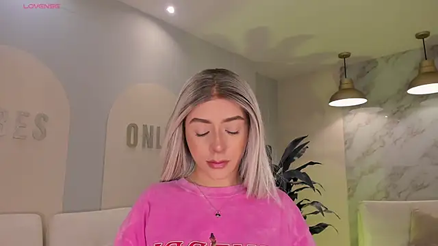 IsabellaMoreau online show from 02-27-26, 08:52