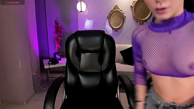 IsabellaMoreau online show from 04-05-26, 06:03