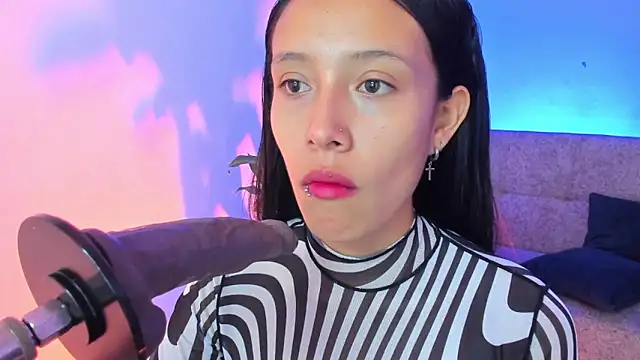 alicemoon   online show from 12-20-25, 09:56