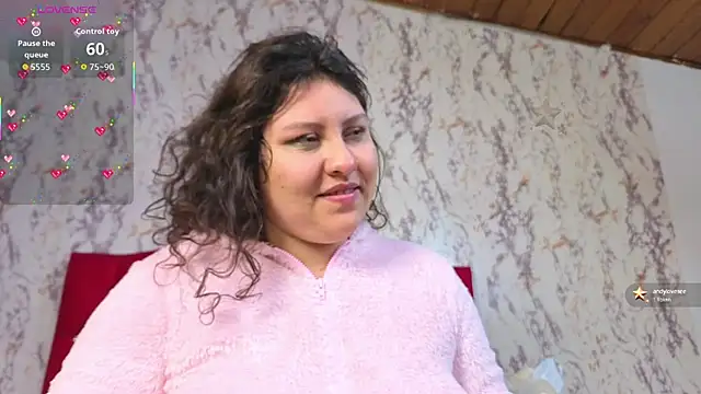 Snapshot of Larissa_Antonella chatting on 10-12-25, 12:23 Larissa Antonella online show from 10-12-25, 12:23