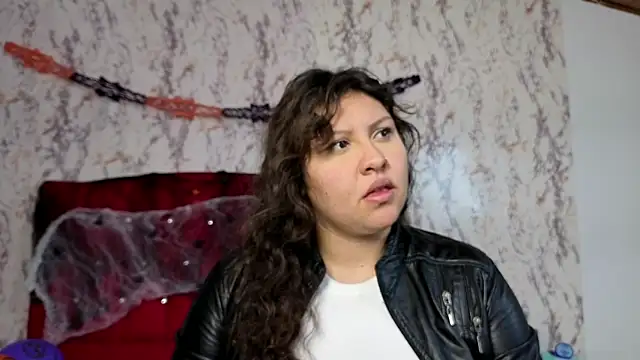 Snapshot of Larissa_Antonella chatting on 10-19-25, 03:53 Larissa Antonella online show from 10-19-25, 03:53