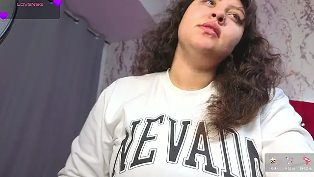 Snapshot of Larissa_Antonella chatting on 10-06-25, 05:08 Larissa Antonella online show from 10-06-25, 05:08
