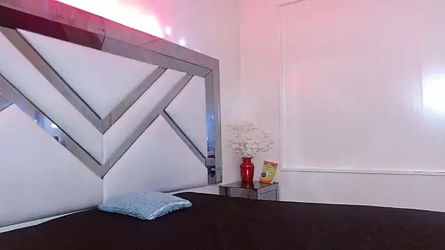 samara selene online show from 12-18-25, 03:16