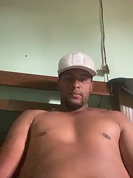 Snapshot of freedmar chatting on 03-10-26, 11:47 freedmar online show from 03-10-26, 11:47