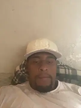 Snapshot of freedmar chatting on 03-27-26, 02:51 freedmar online show from 03-27-26, 02:51