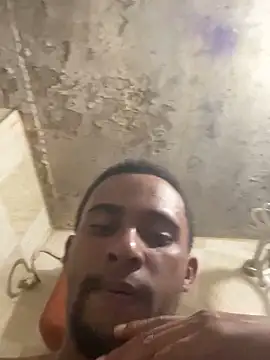 Snapshot of freedmar chatting on 12-15-25, 08:25 freedmar online show from 12-15-25, 08:25