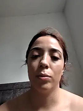 Snapshot of summi10 chatting on 09-18-25, 08:45 summi10 online show from 09-18-25, 08:45