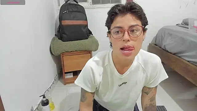 Snapshot of natt_op chatting on 02-22-26, 11:39 natt op online show from 02-22-26, 11:39