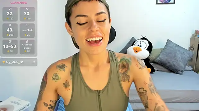 Snapshot of natt_op chatting on 10-24-25, 11:48 natt op online show from 10-24-25, 11:48