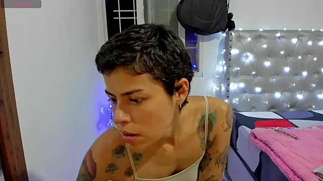 Snapshot of natt_op chatting on 12-20-25, 12:24 natt op online show from 12-20-25, 12:24