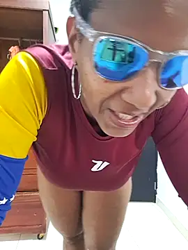 VikysDavis online show from 03-18-26, 05:14