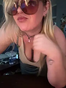 Granlady7 online show from 04-15-26, 07:58