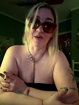 Snapshot of Granlady7 chatting on 12-16-25, 04:39 Granlady7 online show from 12-16-25, 04:39