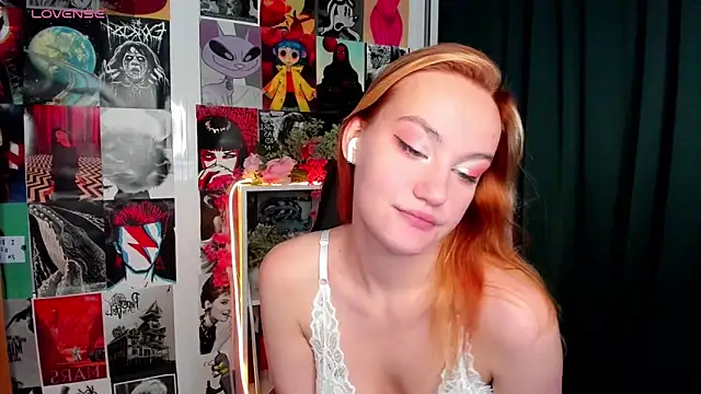 Snapshot of Ida_FaneStain chatting on 10-10-25, 02:23 Ida FaneStain online show from 10-10-25, 02:23