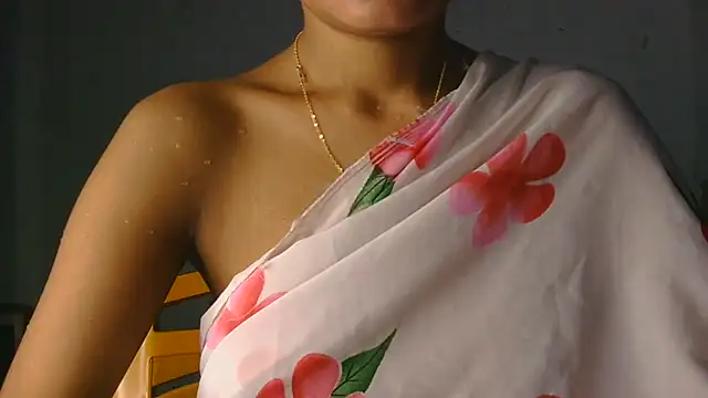 Snapshot of Aarti_misty71 chatting on 07-12-26, 06:03 Aarti misty71 online show from 07-12-26, 06:03