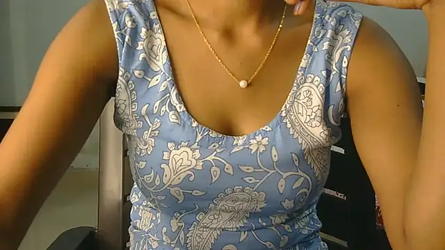 Snapshot of Aarti_misty71 chatting on 07-11-26, 05:52 Aarti misty71 online show from 07-11-26, 05:52