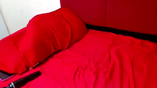 HugeTitisxx online show from 03-05-26, 06:37