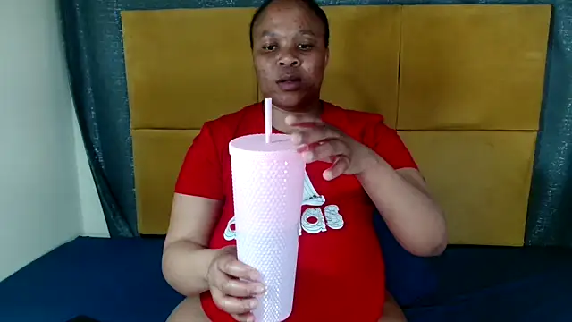 HugeTitisxx online show from 05-30-26, 10:21