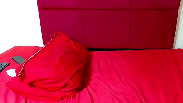 HugeTitisxx online show from 02-06-26, 06:15