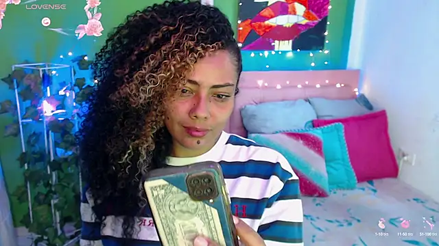 Snapshot of katherinnyazz chatting on 09-13-25, 04:18 katherinnyazz online show from 09-13-25, 04:18
