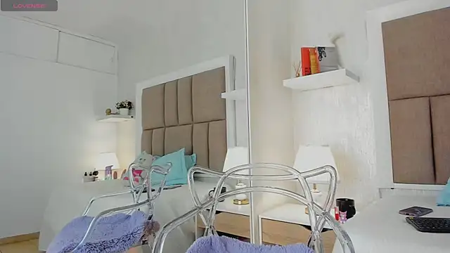 Alisson Owen online show from 11-06-25, 04:05