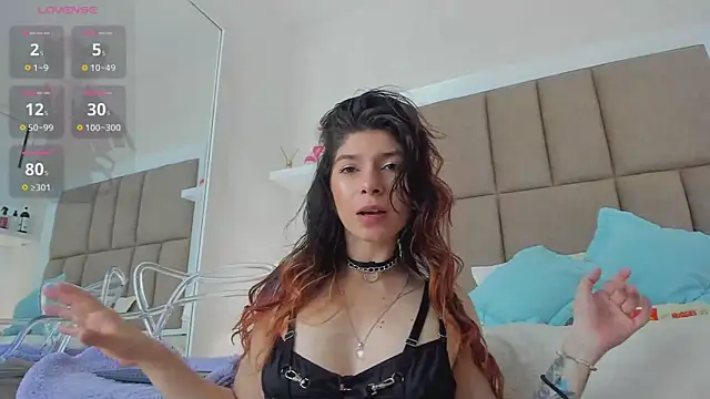 Alisson Owen online show from 10-26-25, 04:35