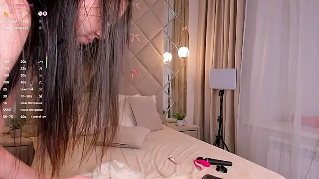 Nelly Kimm online show from 03-30-26, 01:07