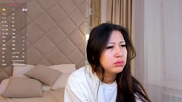 Nelly Kimm online show from 11-09-25, 01:20