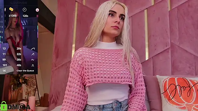 SelenaDaze online show from 10-30-25, 04:44