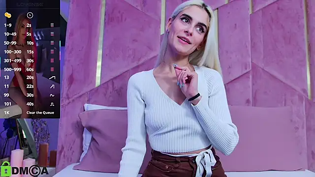 SelenaDaze online show from 11-25-25, 05:08