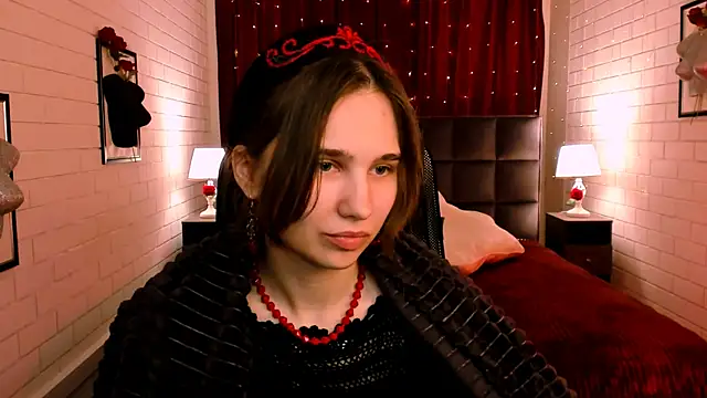 TessaMill online show from 11-19-25, 05:51