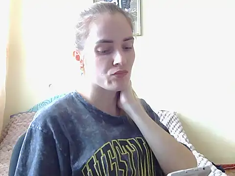 JayeTyler online show from 12-17-25, 07:57