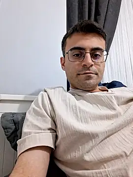 Snapshot of Obstacless chatting on 01-08-26, 07:42 Obstacless online show from 01-08-26, 07:42