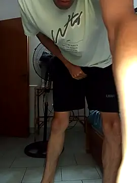 Snapshot of rocco3011 chatting on 02-04-26, 11:44 rocco3011 online show from 02-04-26, 11:44