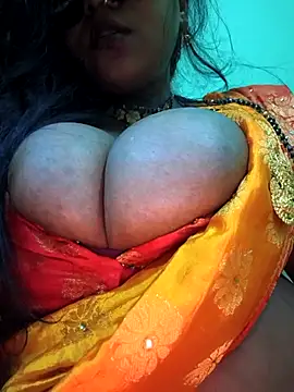 Dassing strip couple online show from 11-26-25, 08:42