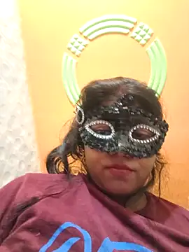 Dassing strip couple online show from 10-23-25, 07:40