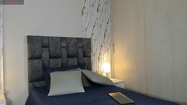 MissVioleet  online show from 03-16-26, 05:05