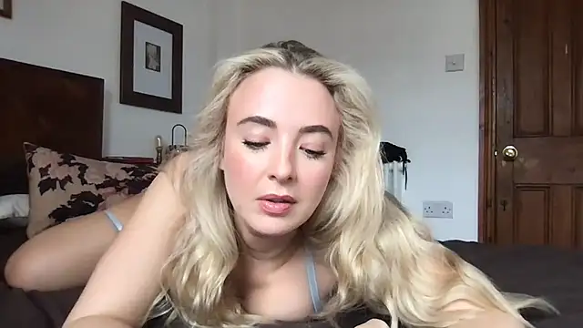 rosiegirl33 online show from 03-27-26, 10:49