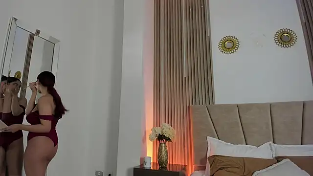 Snapshot of Victoria_Beaumont chatting on 03-11-26, 11:48 Victoria Beaumont online show from 03-11-26, 11:48