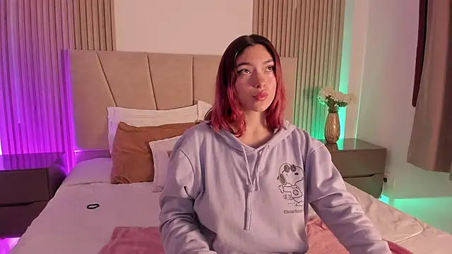 Snapshot of Victoria_Beaumont chatting on 04-14-26, 11:59 Victoria Beaumont online show from 04-14-26, 11:59