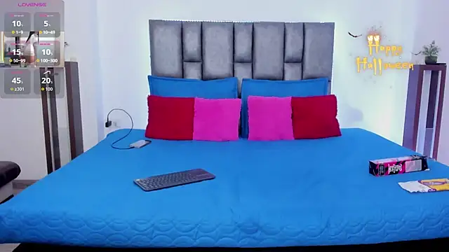 miaroberts69 online show from 10-24-25, 09:47