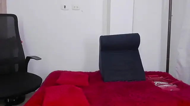 miaroberts69 online show from 05-28-26, 12:29