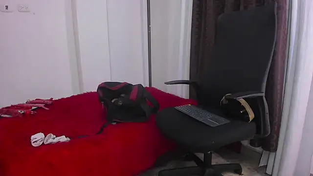 miaroberts69 online show from 05-09-26, 12:03