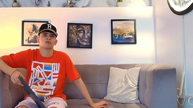 TWINKS FRIENDS online show from 04-12-26, 01:25